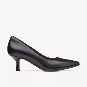 Clarks Violet 55 Rae Heels in Black Leather, Size 7.5